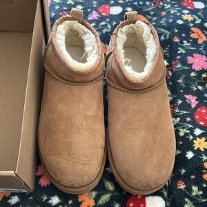 CLASSIC Ultra Mini UGGS